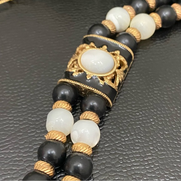 Vintage Signed 1928 2-Strands Black Beads & Cat’s Eye Necklace - Picture 10 of 15